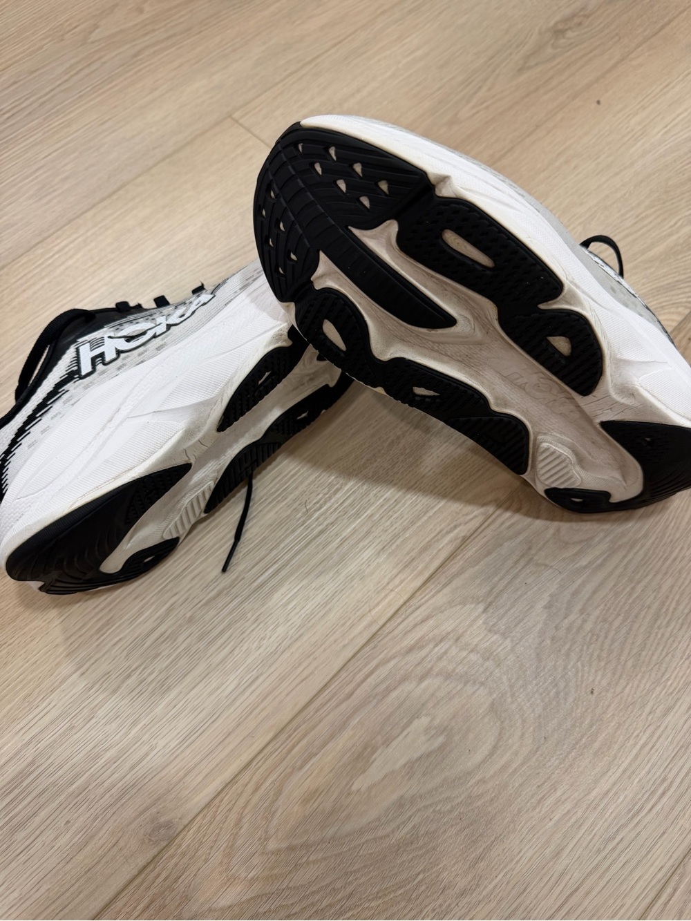Hoka Women’s Skyflow - Picture 4 of 5